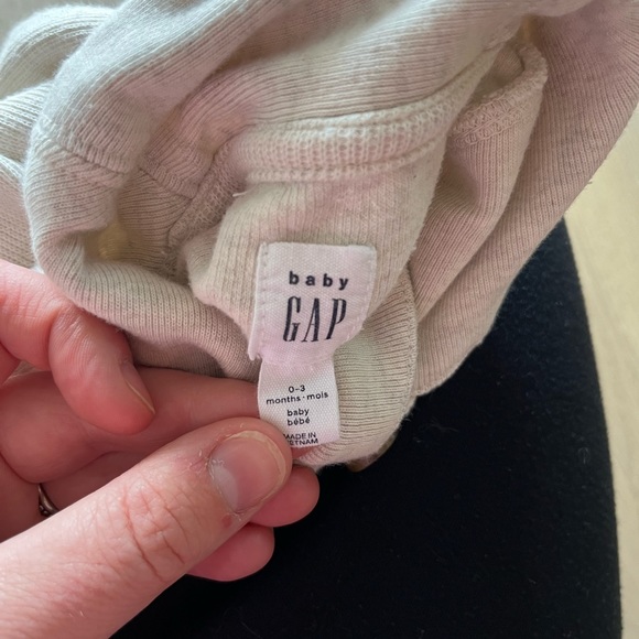 Baby Gap 0-3 month Sweater Bundle - Picture 5 of 6